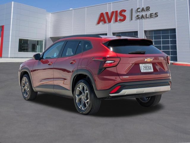 Used 2025 Chevrolet Trax LT w/ LT Convenience Package FWD image 9