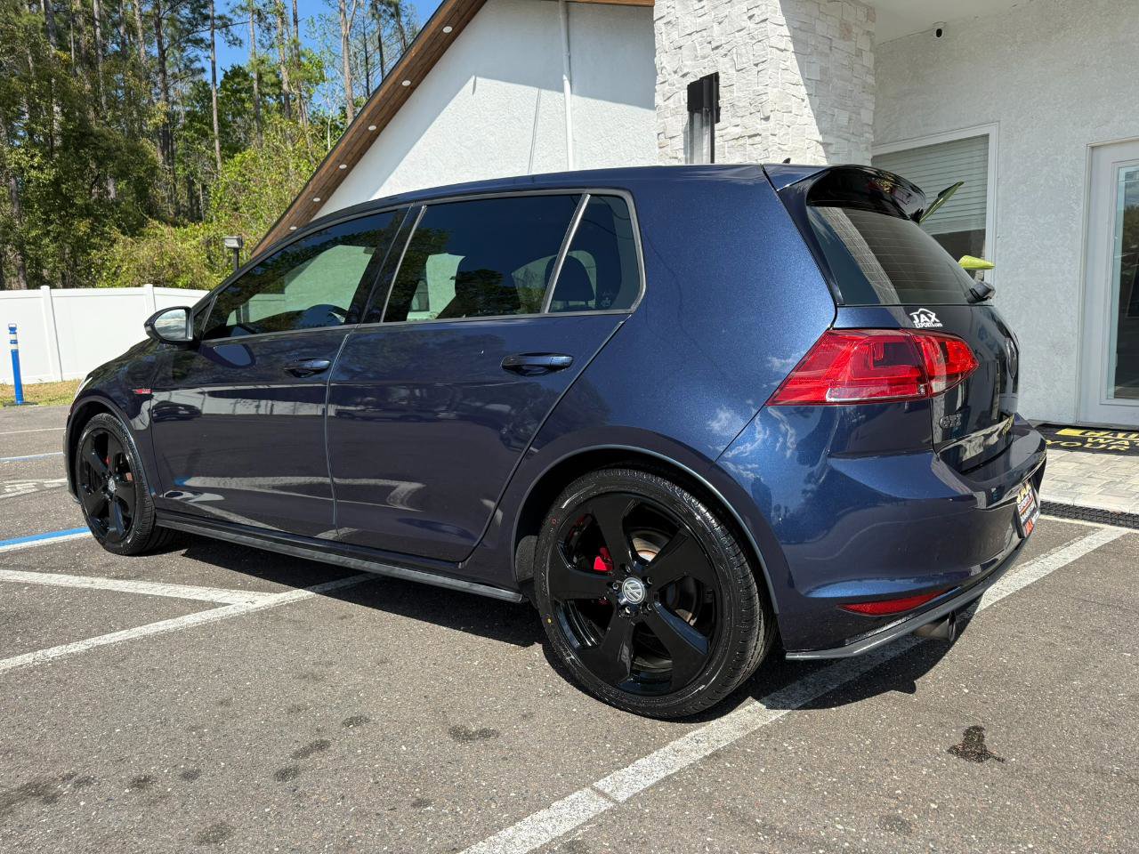 Used 2017 Volkswagen GTI Autobahn FWD image 3