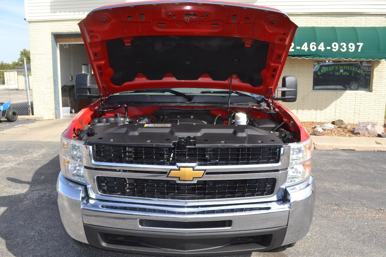 Used 2010 Chevrolet Silverado 2500 W/T AWD/4WD image 39