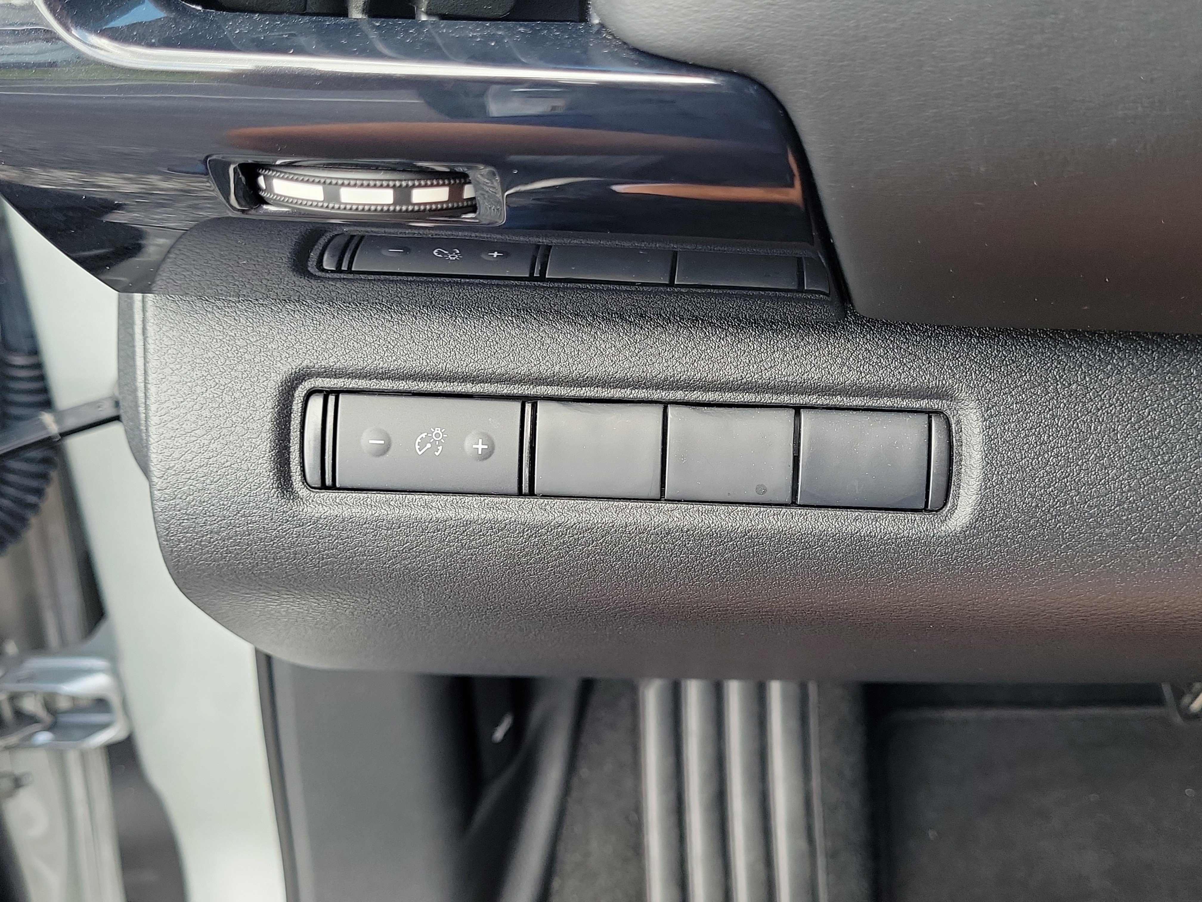 Certified 2025 Nissan Pathfinder S FWD image 24