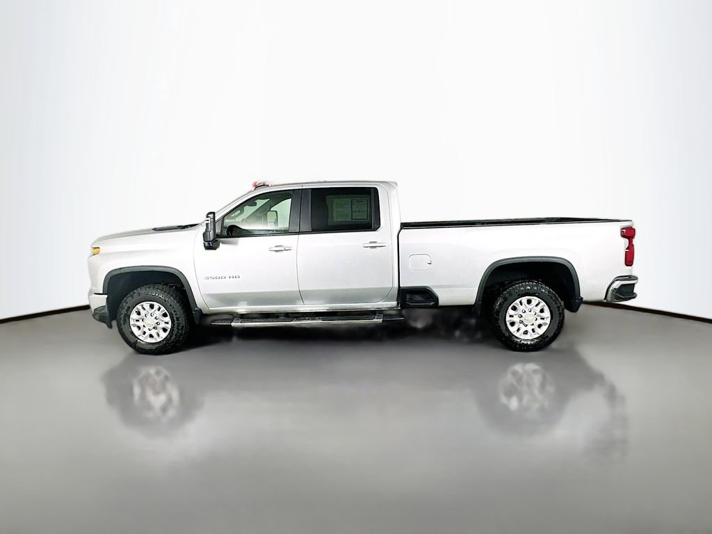 Used 2022 Chevrolet Silverado 3500 LT w/ Convenience Package RWD image 4