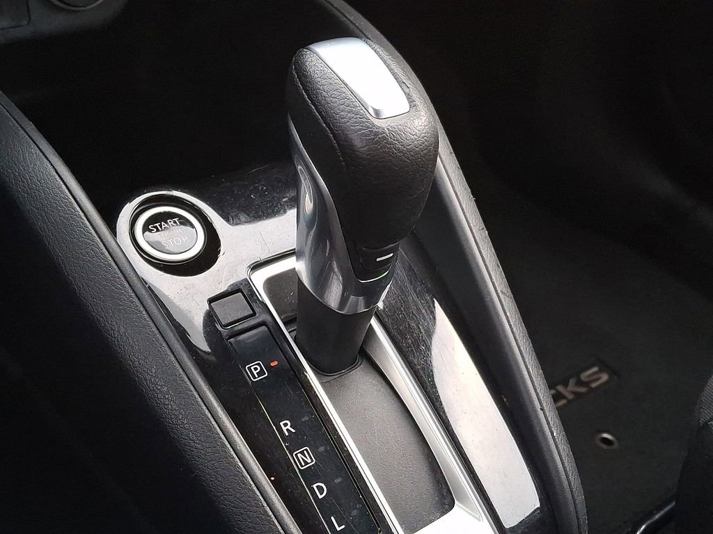 Used 2020 Nissan Kicks S image 10