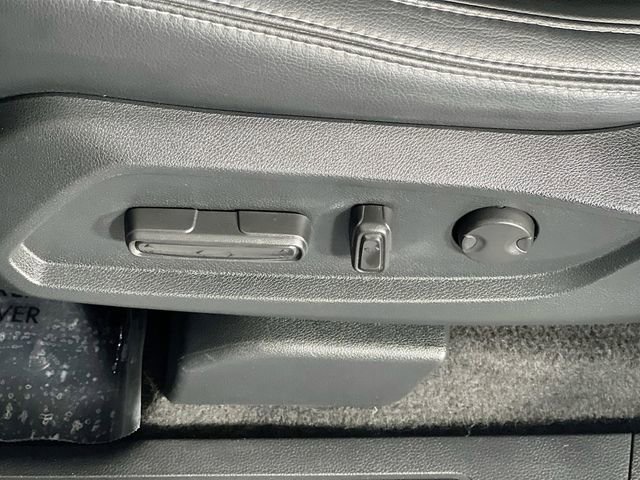 Used 2023 Honda Pilot Touring image 13