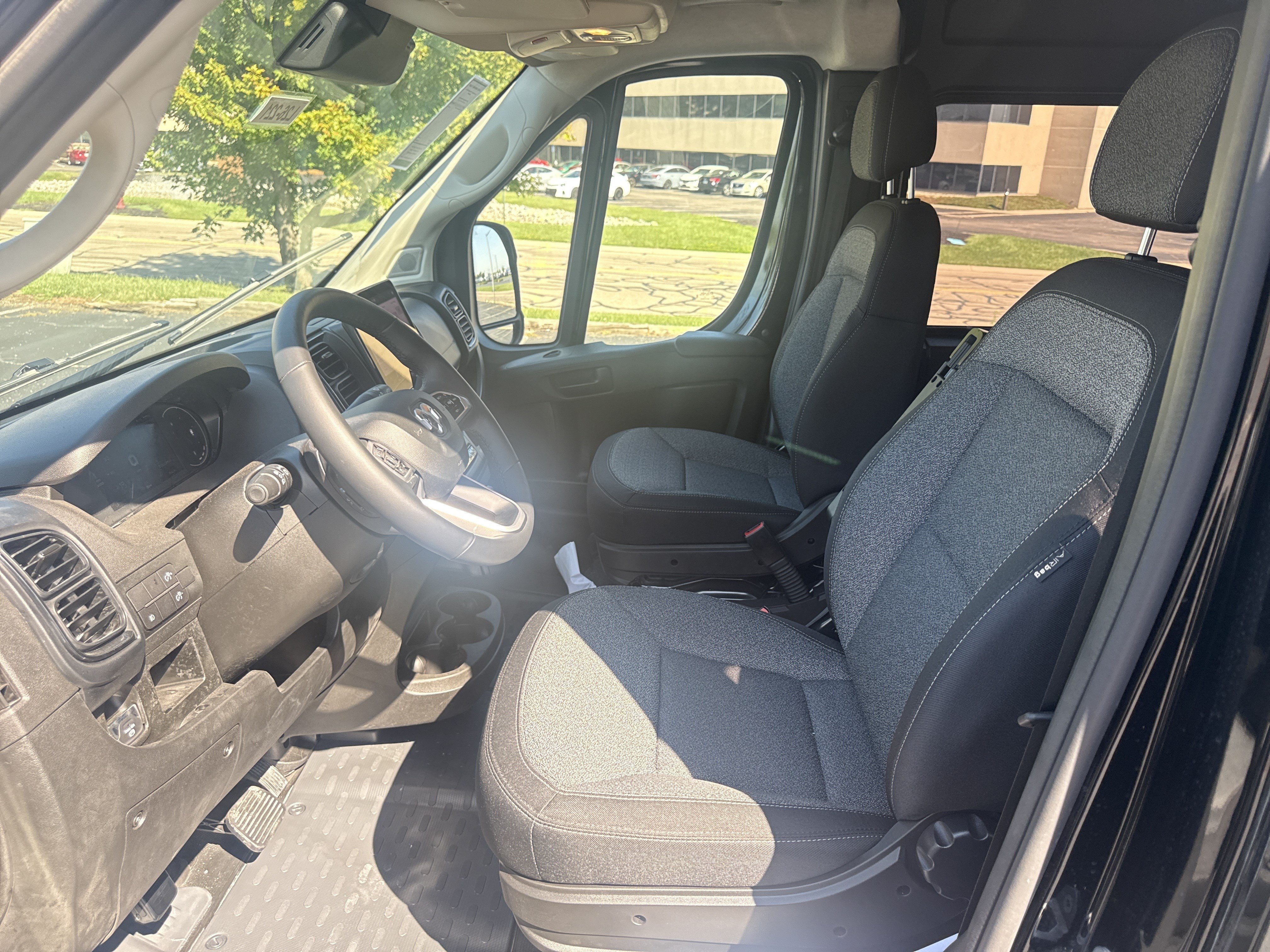 New 2026 RAM ProMaster 3500 w/ Crew Van Package FWD image 12