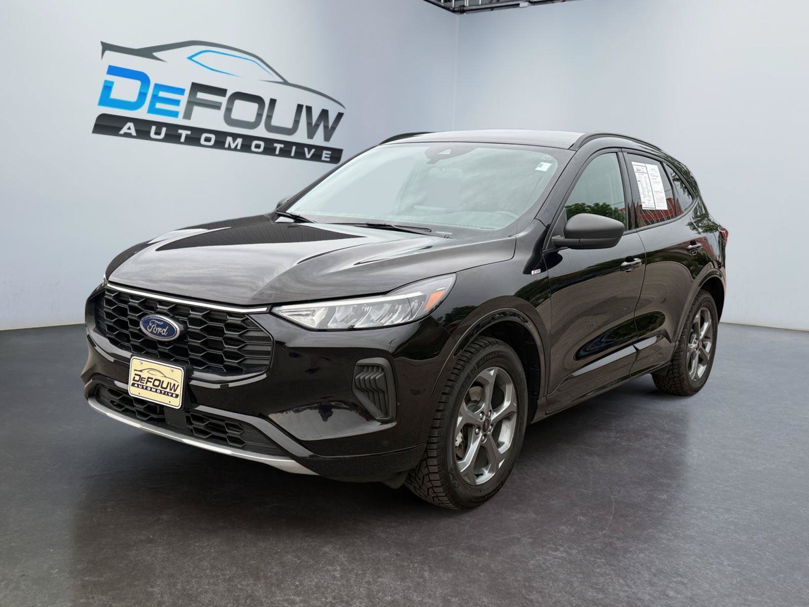 Used 2023 Ford Escape ST-Line AWD/4WD image 7