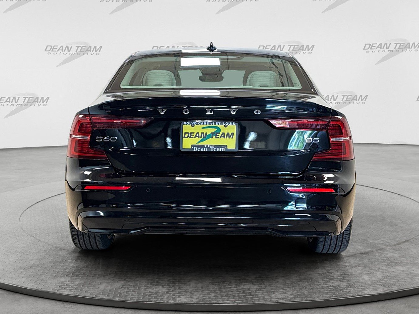 Used 2024 Volvo S60 B5 Plus FWD image 8