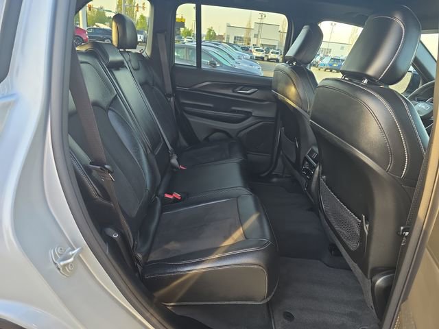 Used 2024 Jeep Grand Cherokee Altitude AWD/4WD image 10