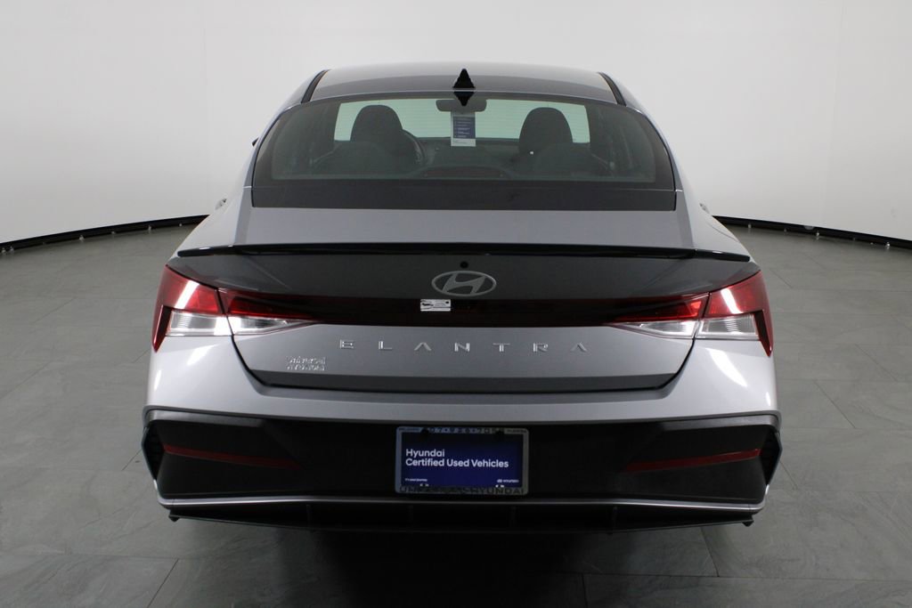 Used 2026 Hyundai Elantra Sport image 11