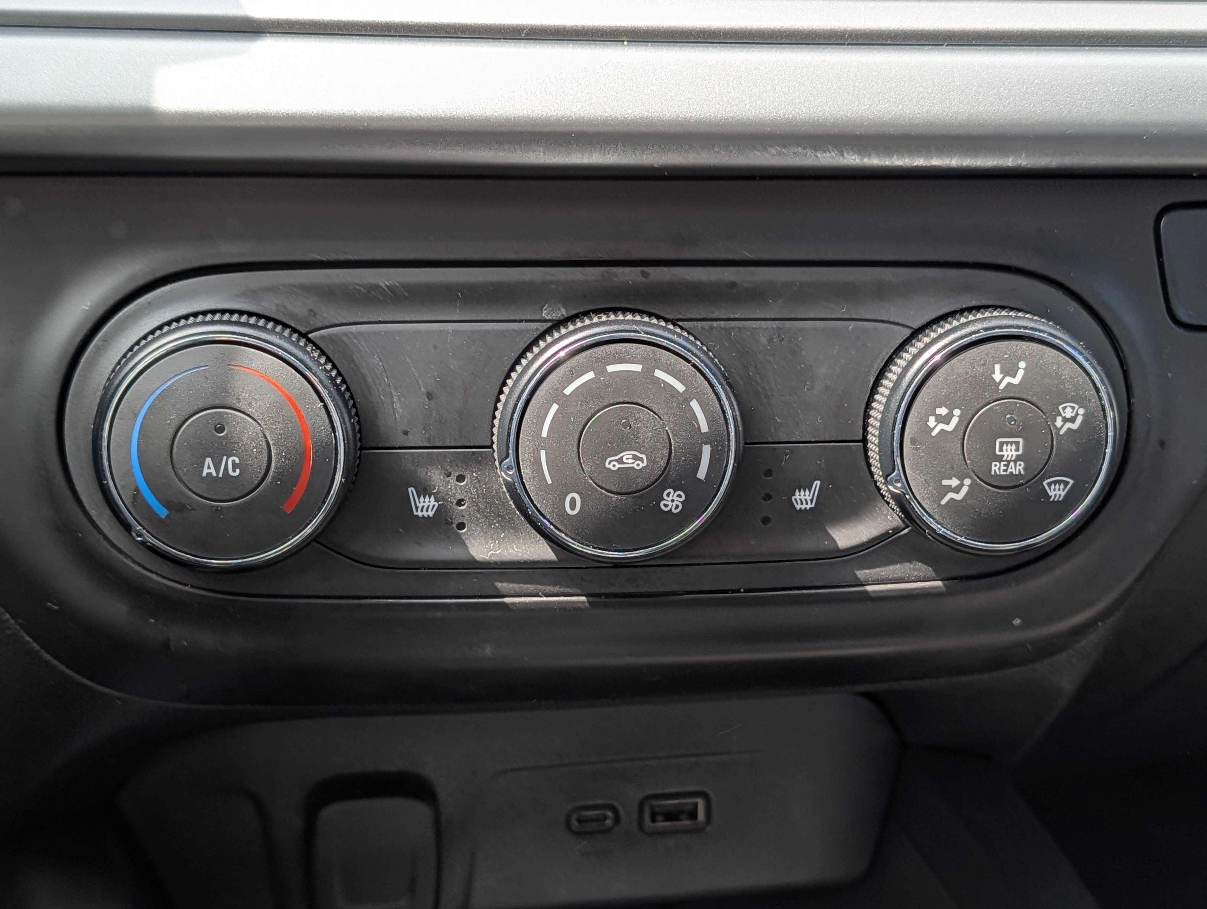 Used 2026 Chevrolet Trax LS w/ LS Convenience Package FWD image 18
