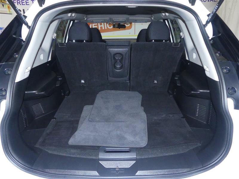 Used 2017 Nissan Rogue SV AWD/4WD image 25