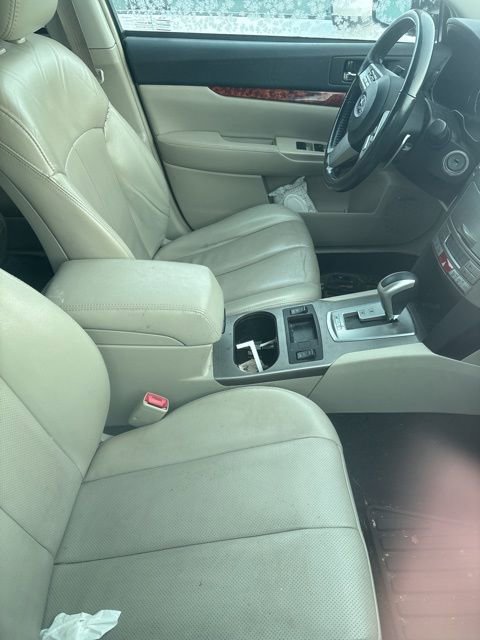 Used 2011 Subaru Outback 2.5i Limited image 11