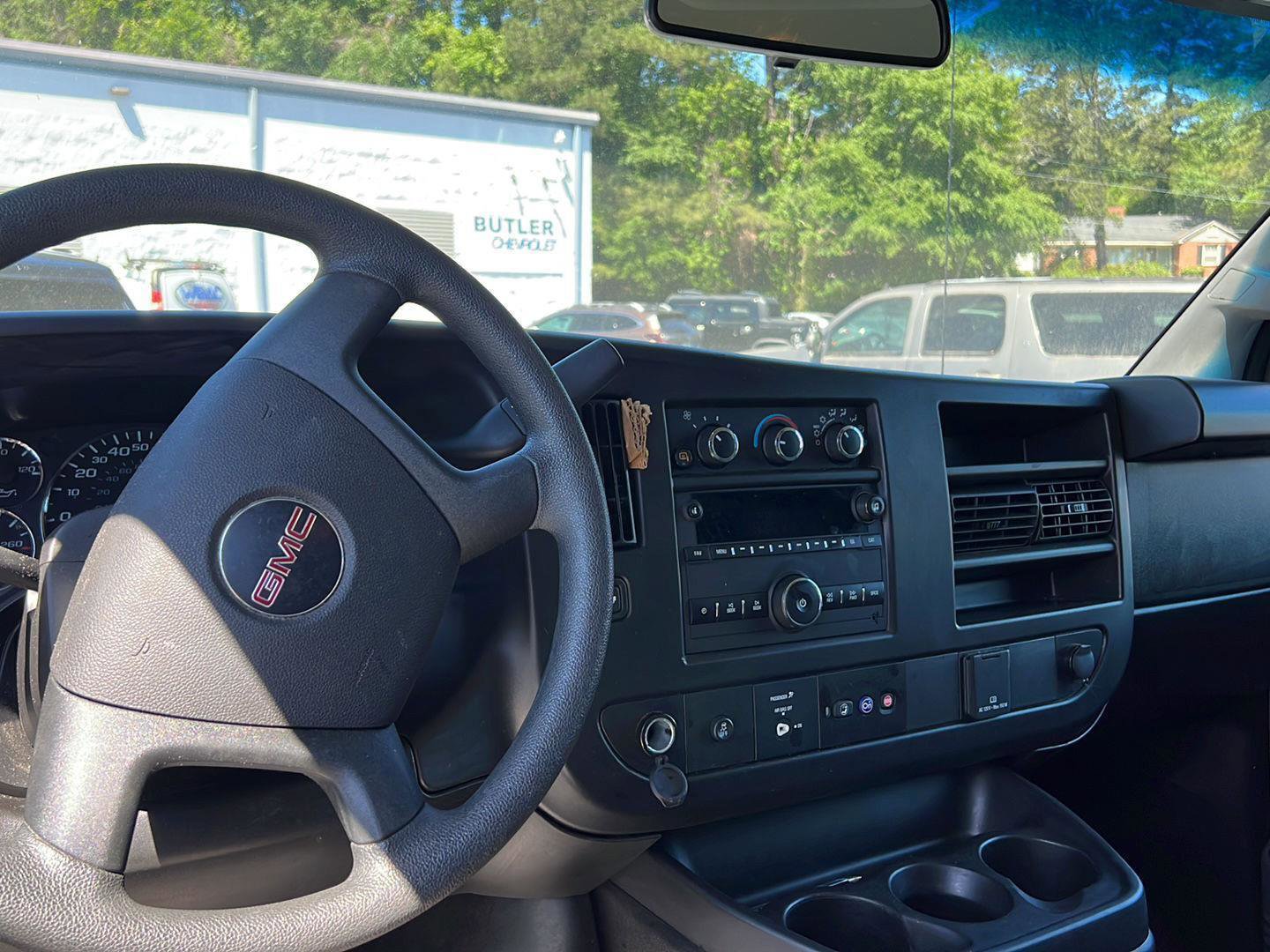 Used 2023 GMC Savana 2500 Extended RWD image 9