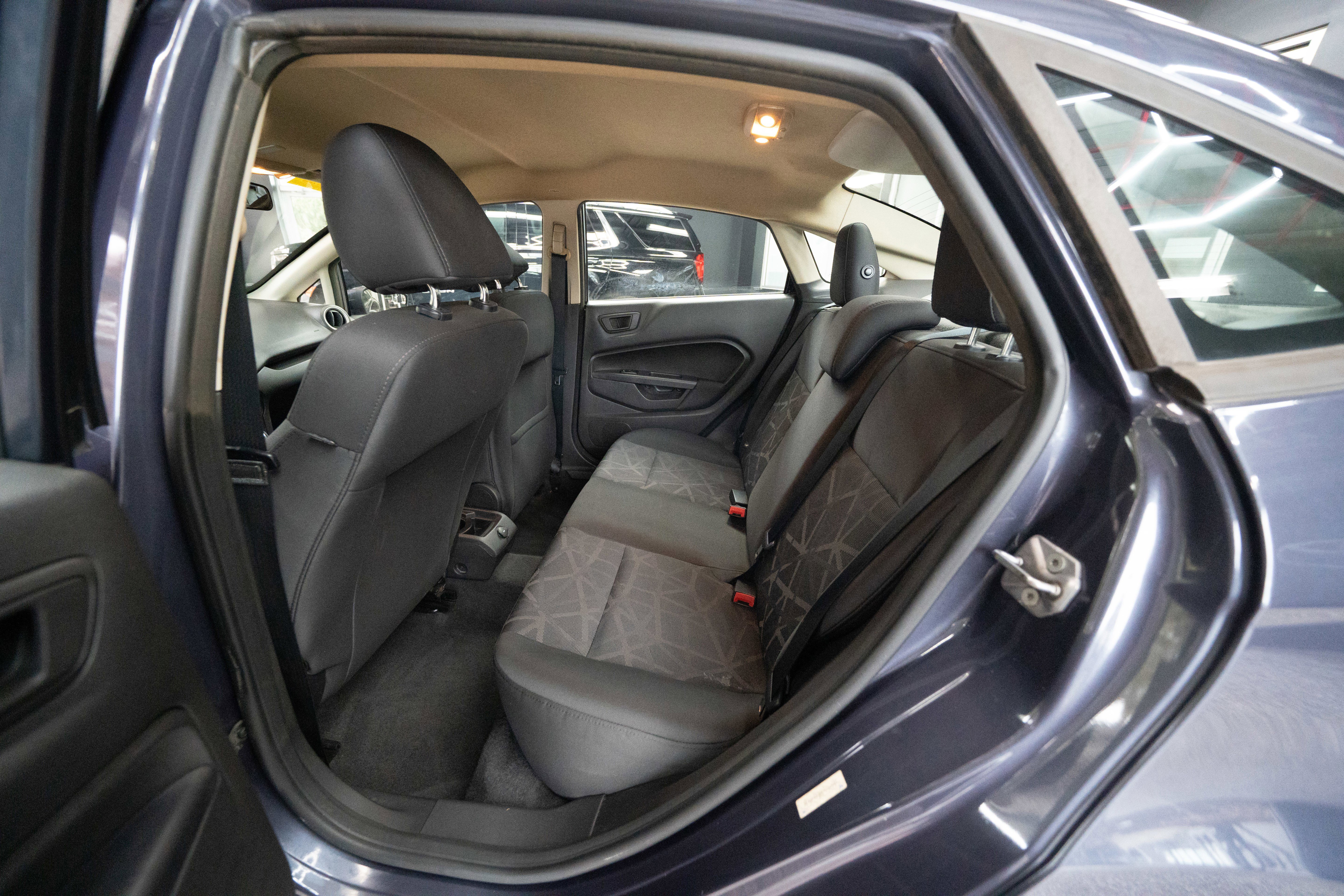 Used 2012 Ford Fiesta SE image 23