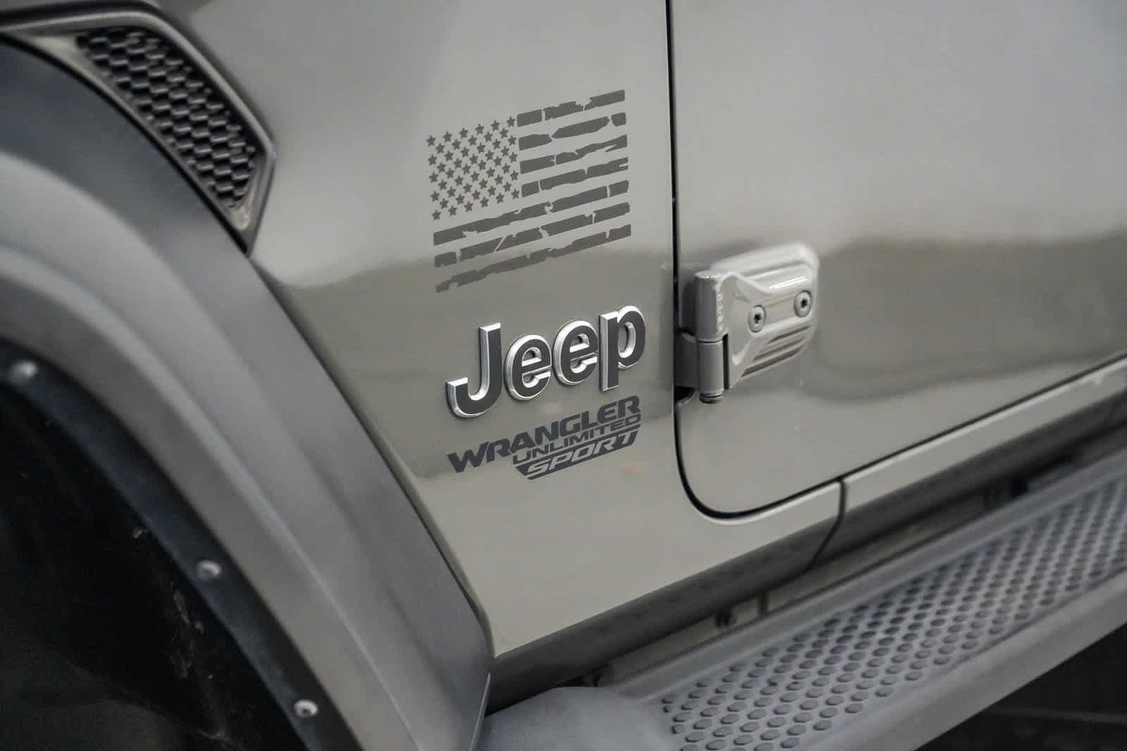 Used 2021 Jeep Wrangler Unlimited Sport AWD/4WD image 3