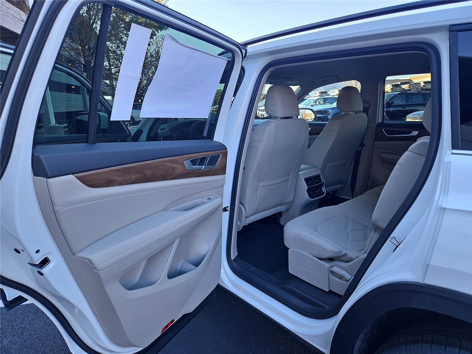 New 2026 Volkswagen Atlas SE image 22