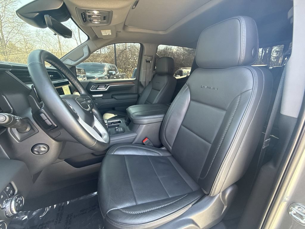 Used 2025 GMC Sierra 1500 Denali w/ Technology Package AWD/4WD image 11