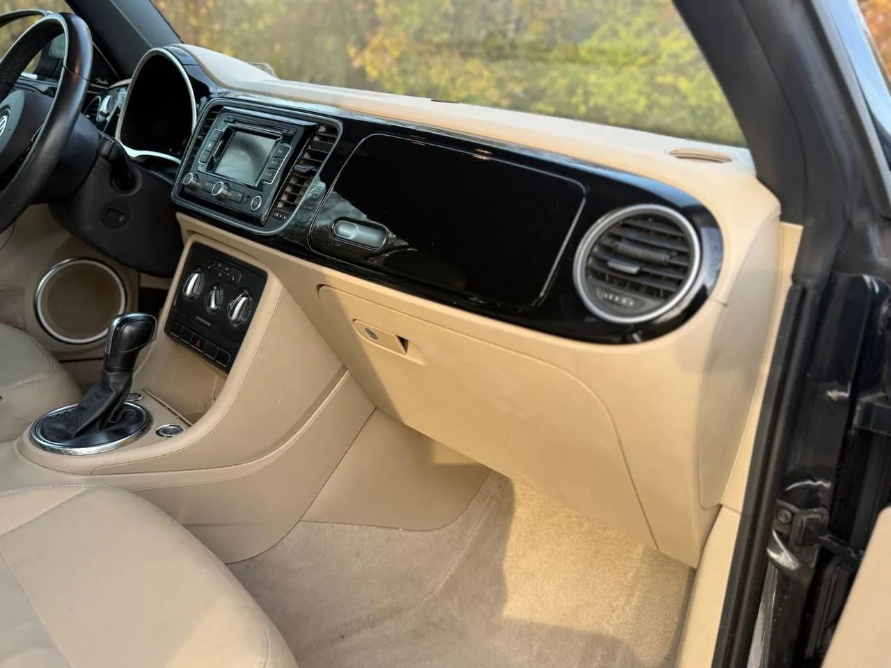 Used 2013 Volkswagen Beetle 2.5 image 30