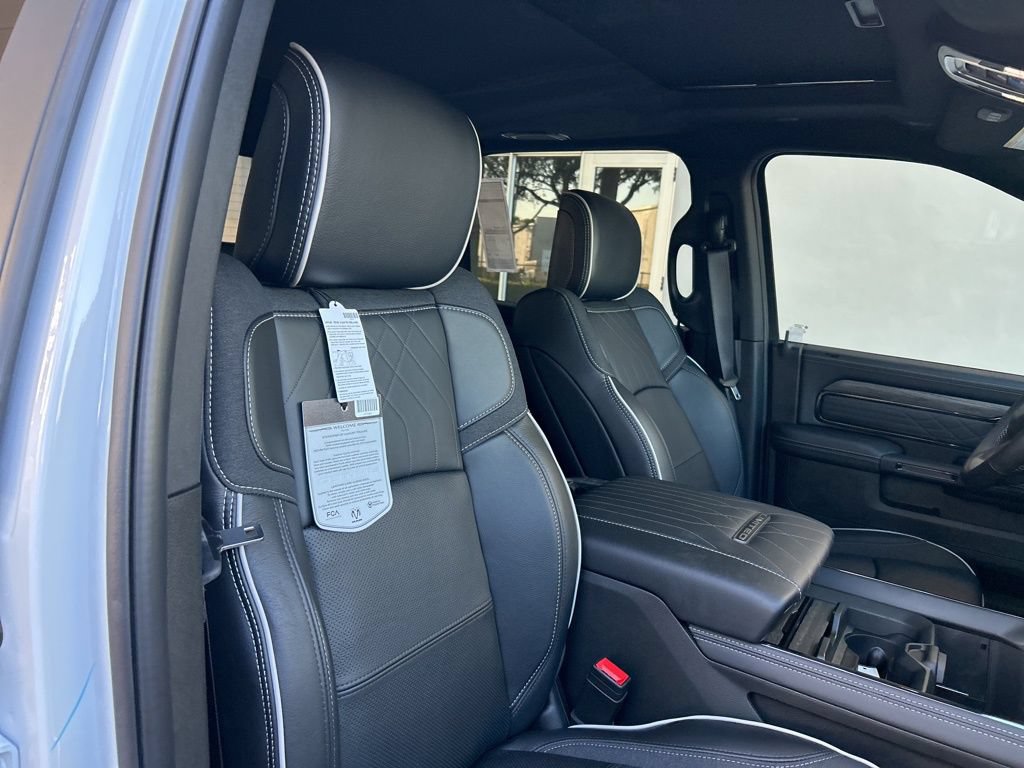 New 2026 RAM 3500 Limited AWD/4WD image 28