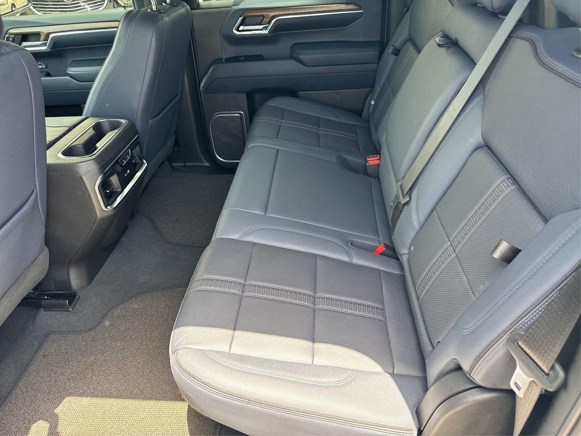 Used 2023 Chevrolet Silverado 1500 High Country w/ Technology Package image 12