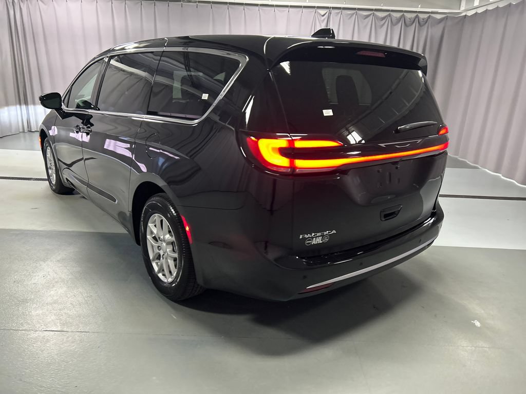 New 2027 Chrysler Pacifica Select w/ Family Tech Group FWD image 5