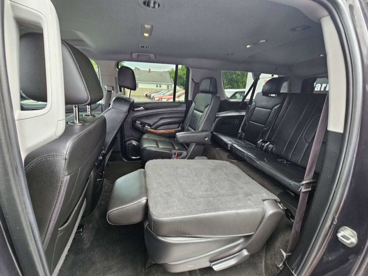 Used 2017 Chevrolet Suburban Premier AWD/4WD image 23