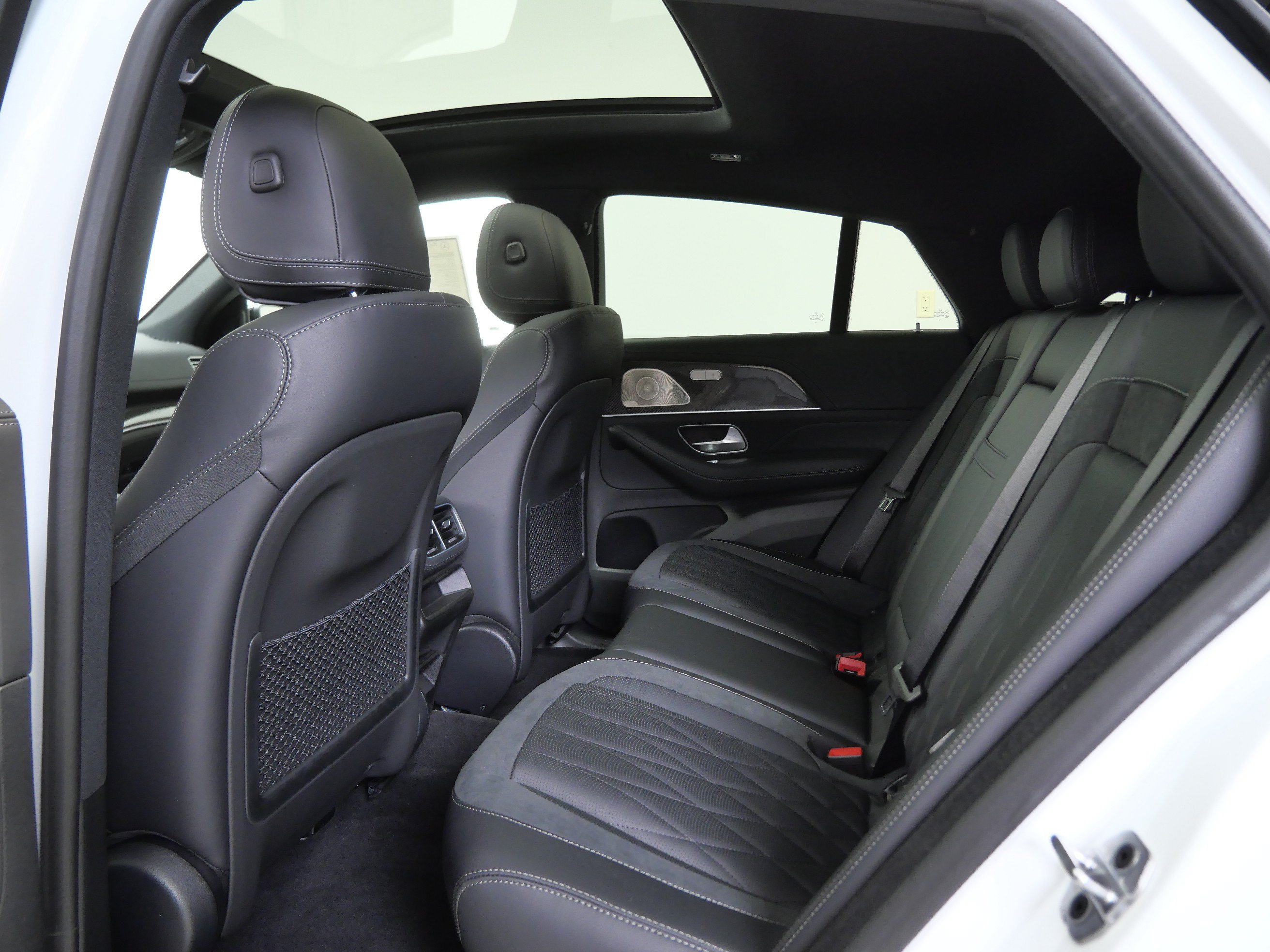 New 2026 Mercedes-Benz GLE 53 AMG 4MATIC Coupe image 9