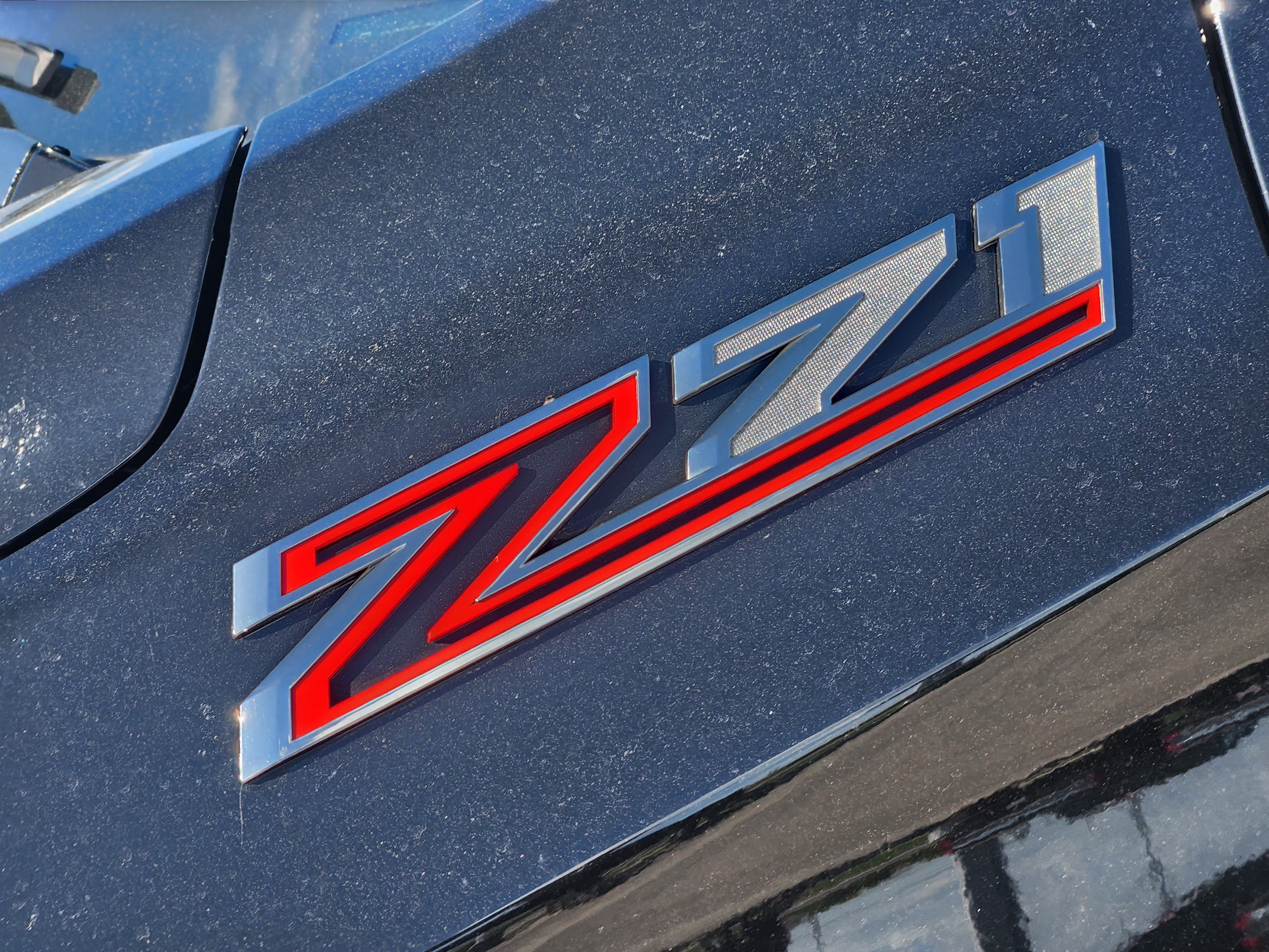 Used 2025 Chevrolet Suburban Z71 AWD/4WD image 32