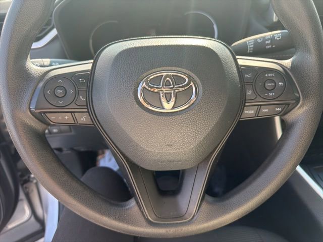 Used 2023 Toyota RAV4 LE AWD/4WD image 39