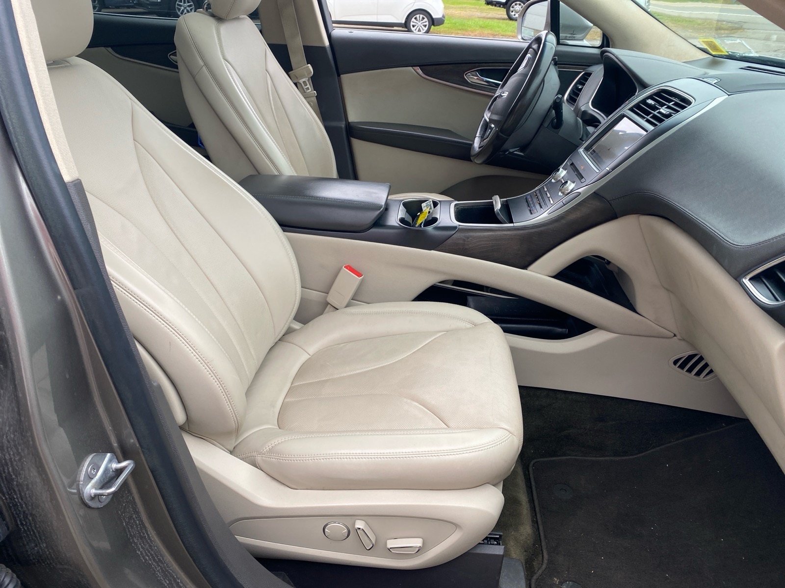 Used 2017 Lincoln MKX Reserve w/ Lincoln MKX Climate Package AWD/4WD image 26