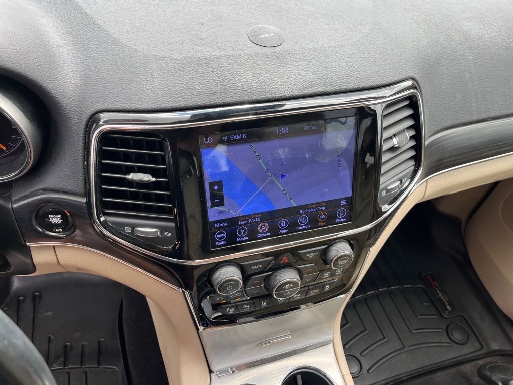 Used 2019 Jeep Grand Cherokee Limited image 14