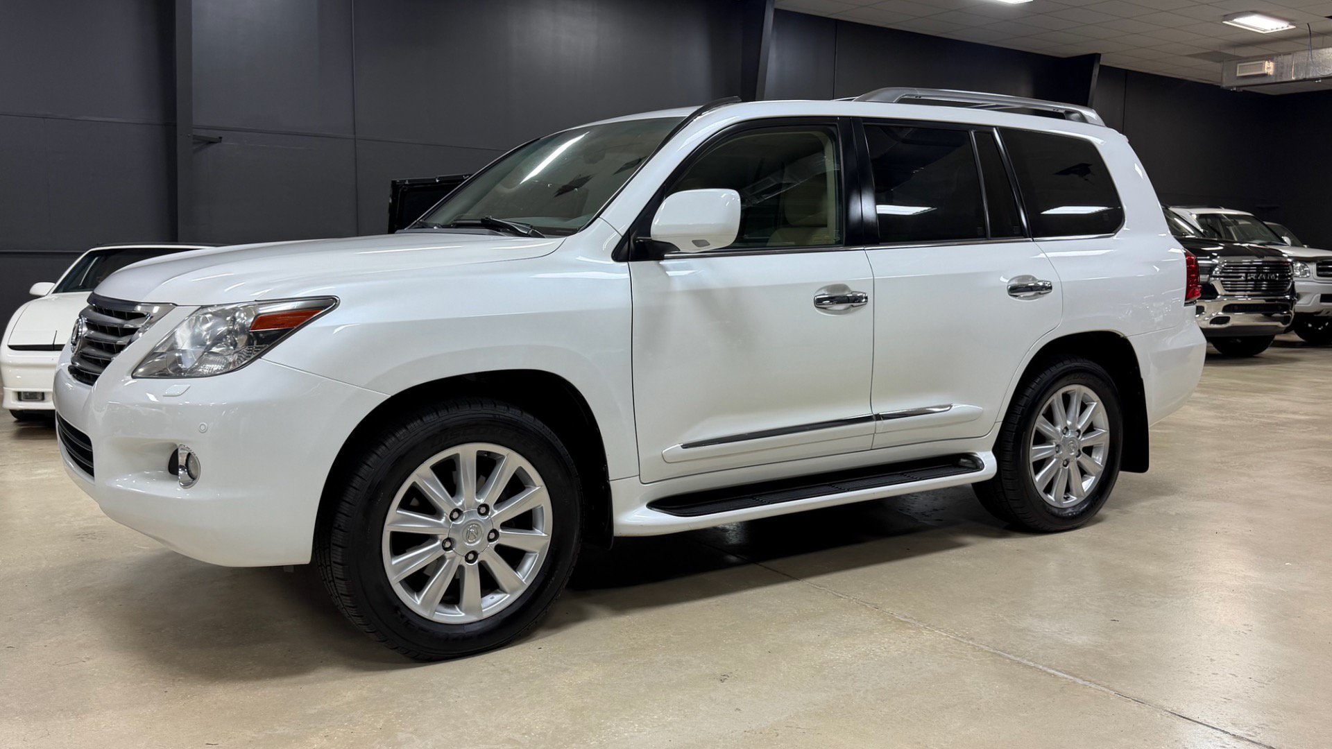 Used 2009 Lexus LX 570 4WD image 27