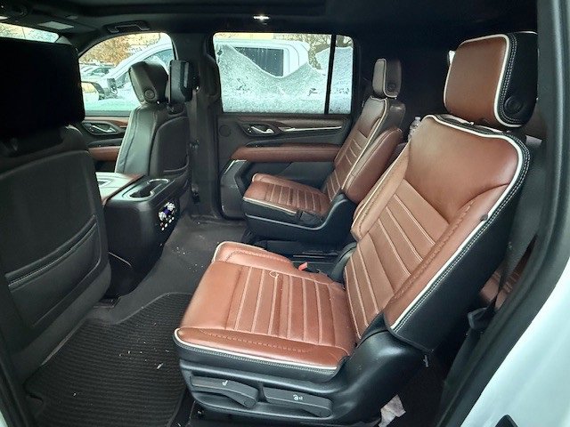 Used 2023 GMC Yukon XL Denali Ultimate image 15
