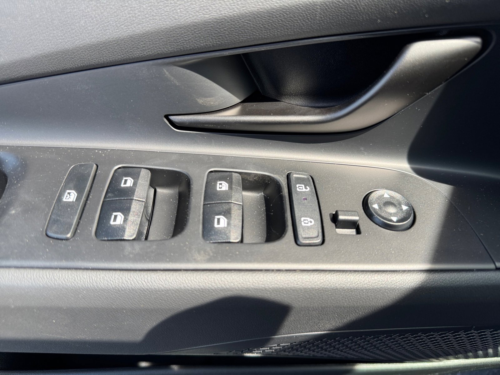 New 2025 Hyundai Elantra SEL image 18