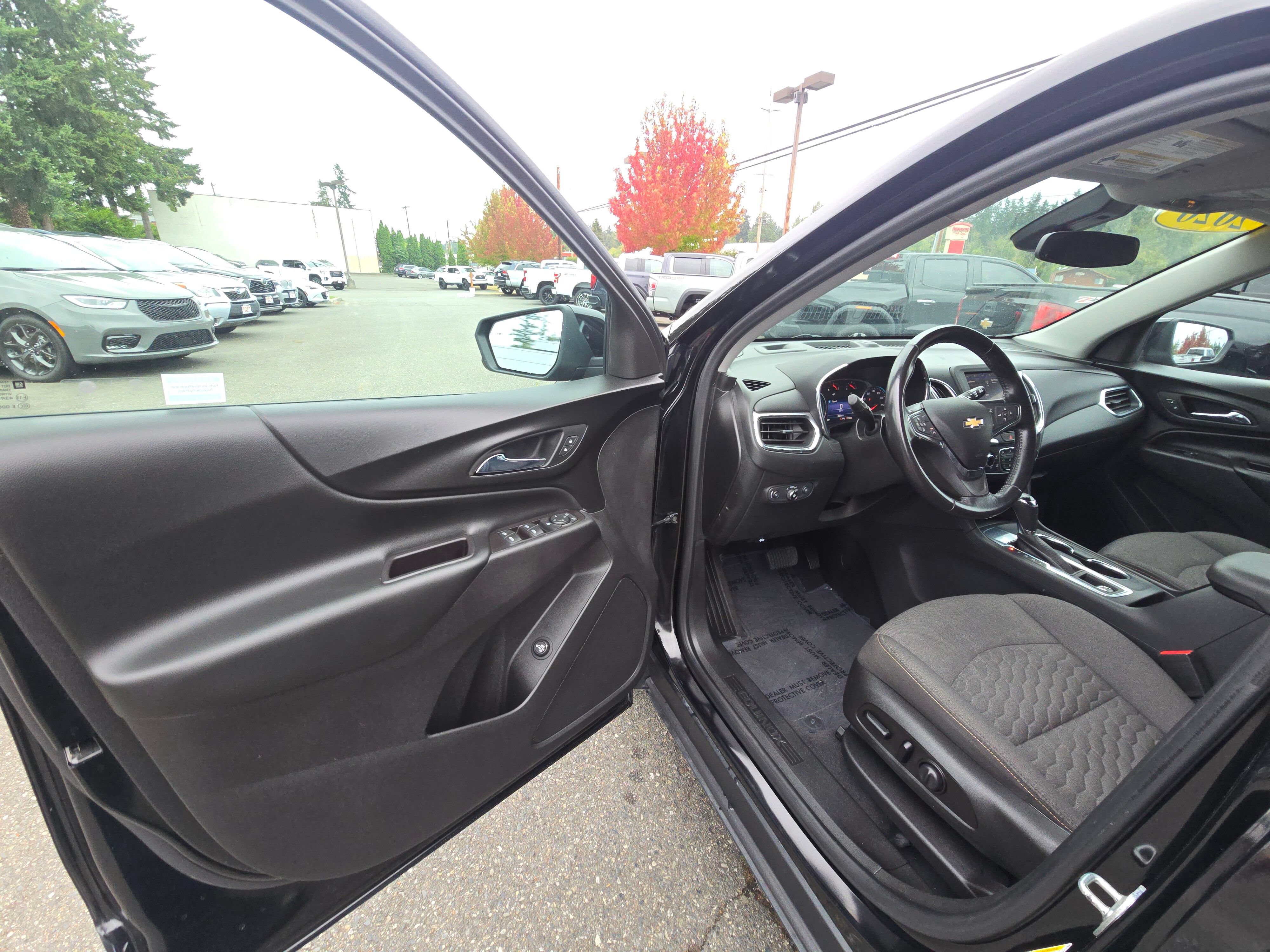 Used 2020 Chevrolet Equinox LT FWD image 20