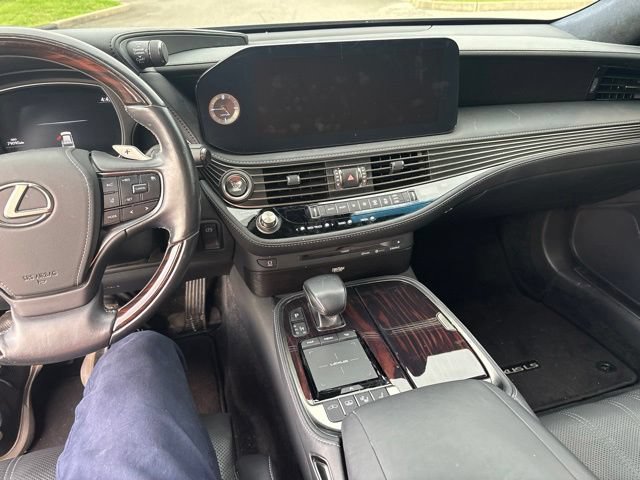 Used 2021 Lexus LS 500 w/ Interior Upgrade Package RWD image 11