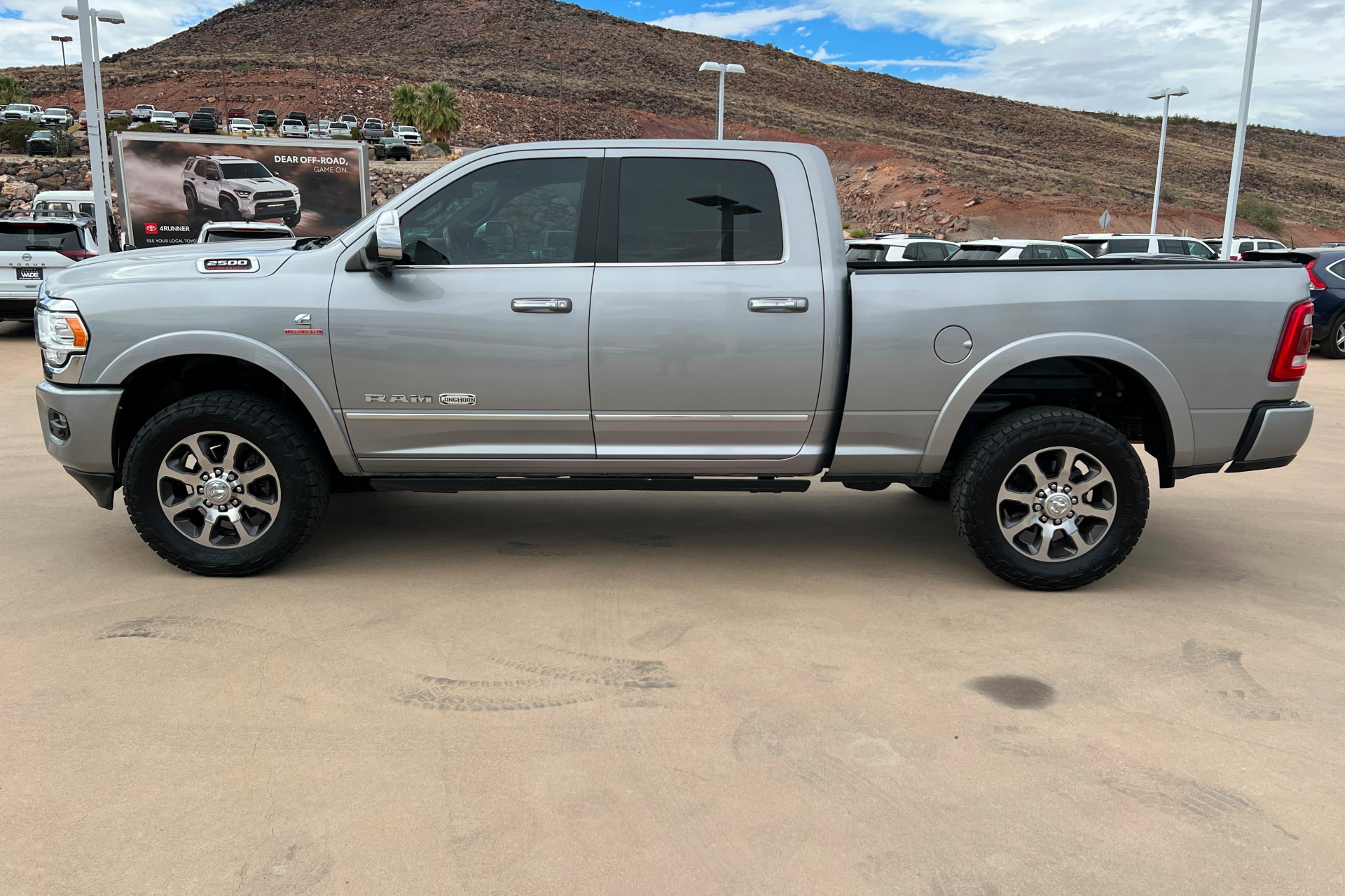 Used 2022 RAM 2500 Limited AWD/4WD image 2