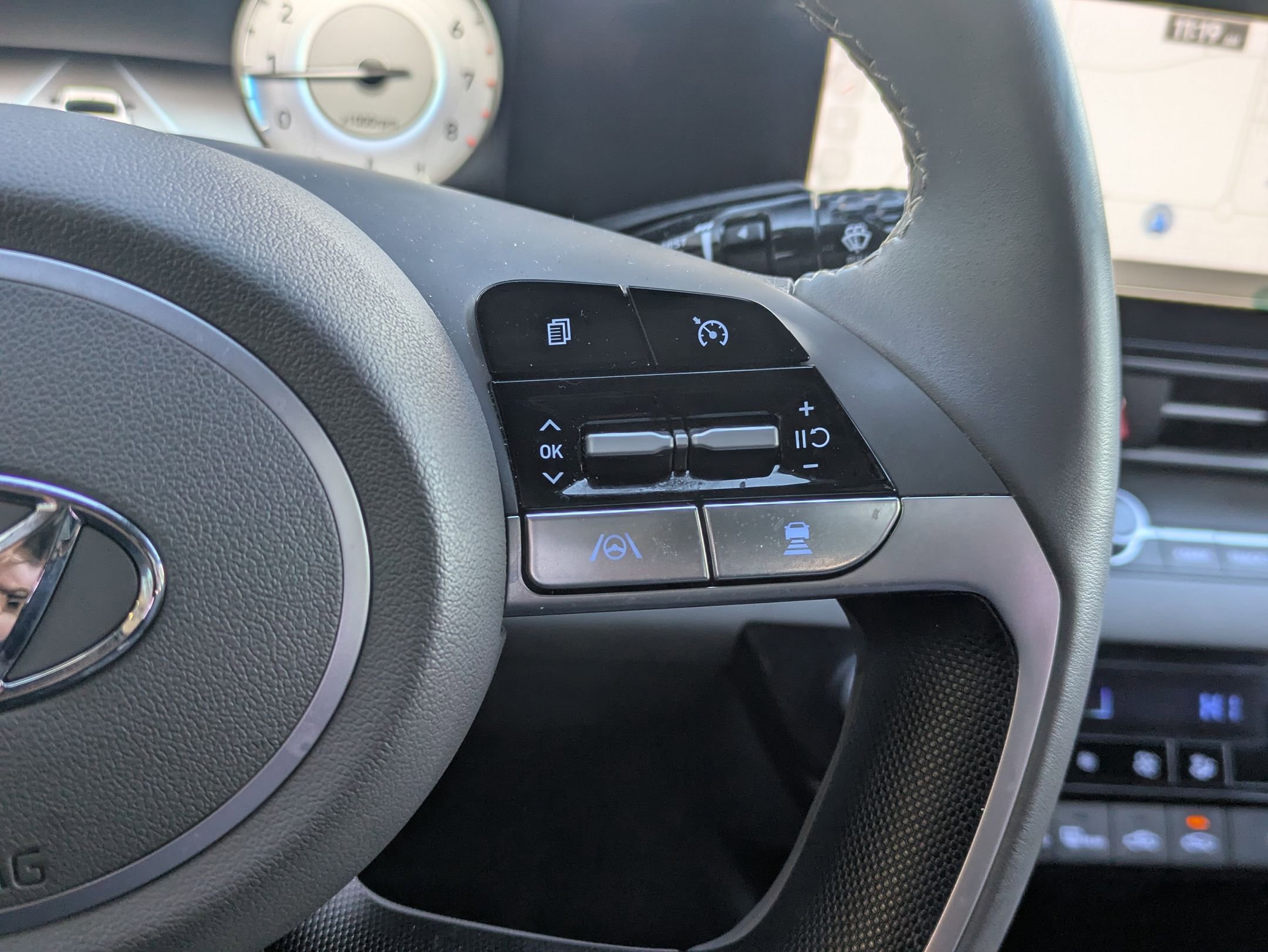 Certified 2023 Hyundai Elantra SEL w/ Convenience Package image 24