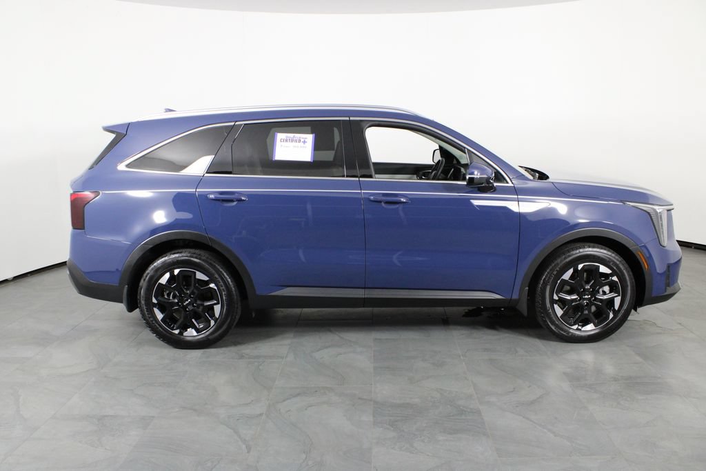 Used 2025 Kia Sorento S w/ Panoramic Sunroof Package FWD image 11