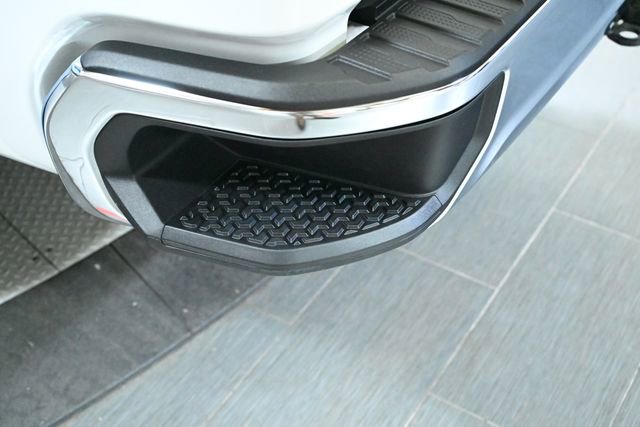 Used 2025 Chevrolet Silverado 2500 LT w/ Convenience Package image 18