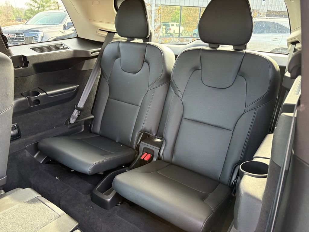 Used 2023 Volvo XC90 B6 Plus w/ Protection Package Premier image 12