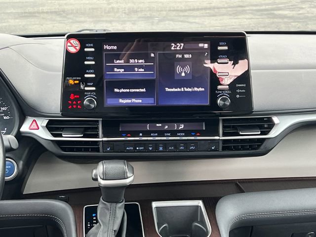 Certified 2024 Toyota Sienna XLE FWD image 18