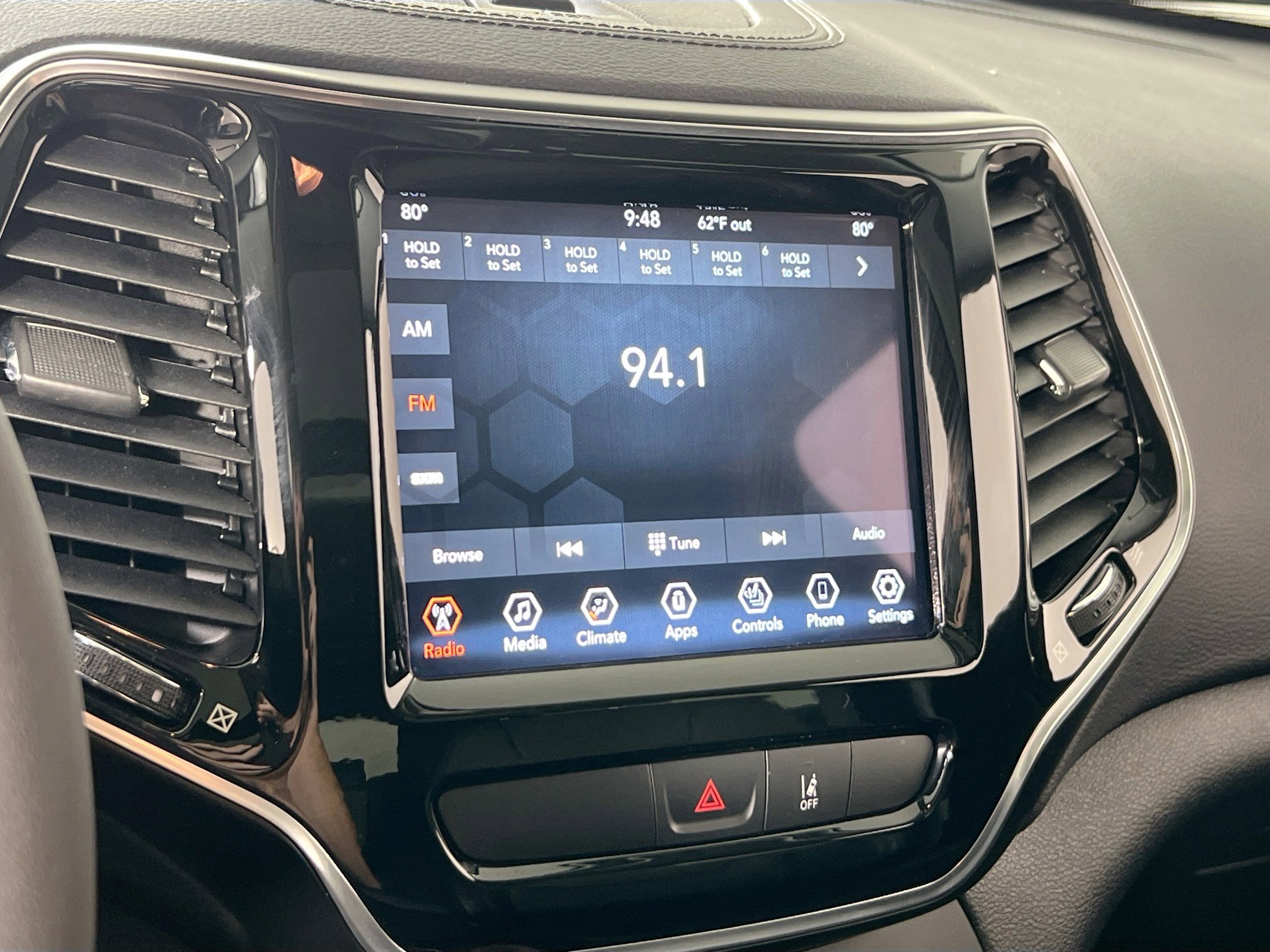 Used 2022 Jeep Cherokee Limited w/ Mopar Interior Package image 14