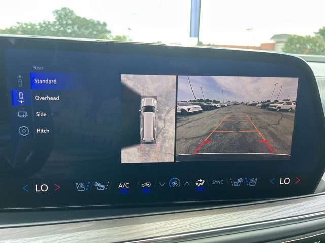 New 2025 Chevrolet Suburban Premier image 23