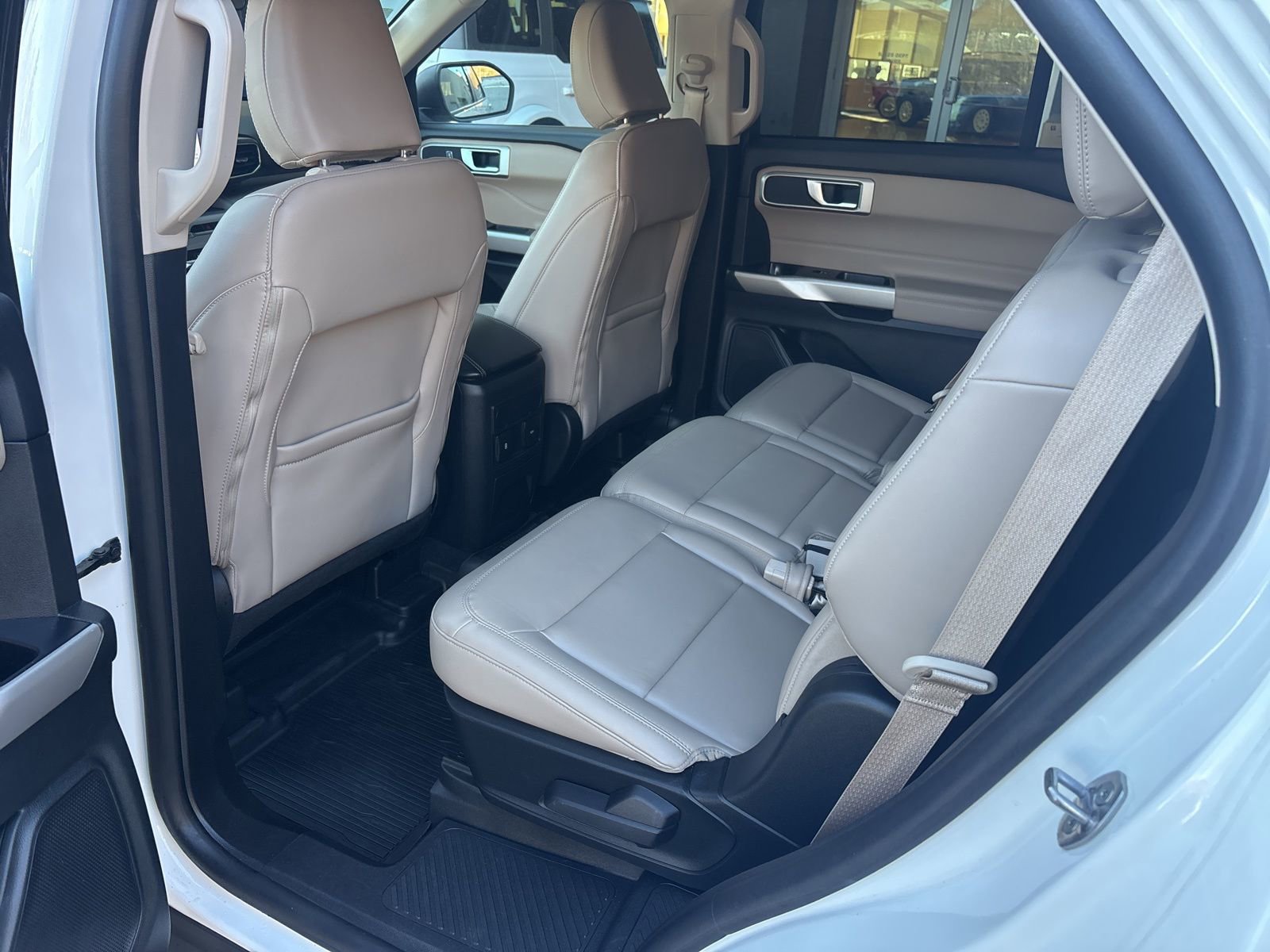 Certified 2023 Ford Explorer XLT w/ Equipment Group 202A AWD/4WD image 38