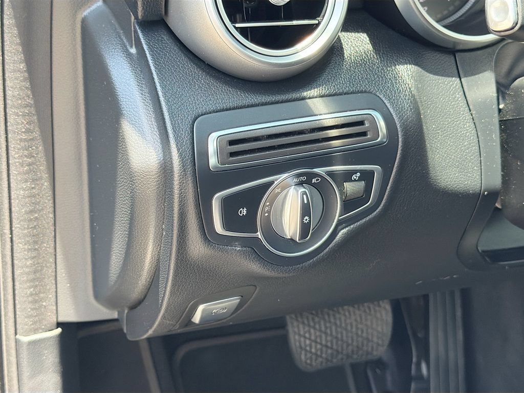 Used 2018 Mercedes-Benz C 300 4MATIC Sedan image 10