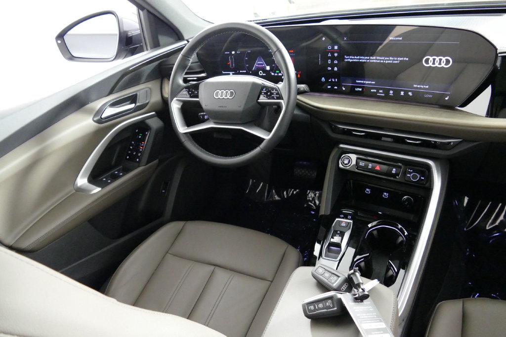 Certified 2025 Audi Q5 Premium w/ Convenience Package AWD/4WD image 24