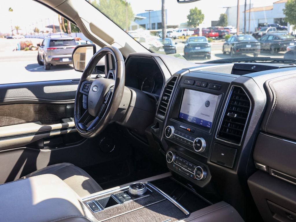 Used 2020 Ford Expedition Limited image 20