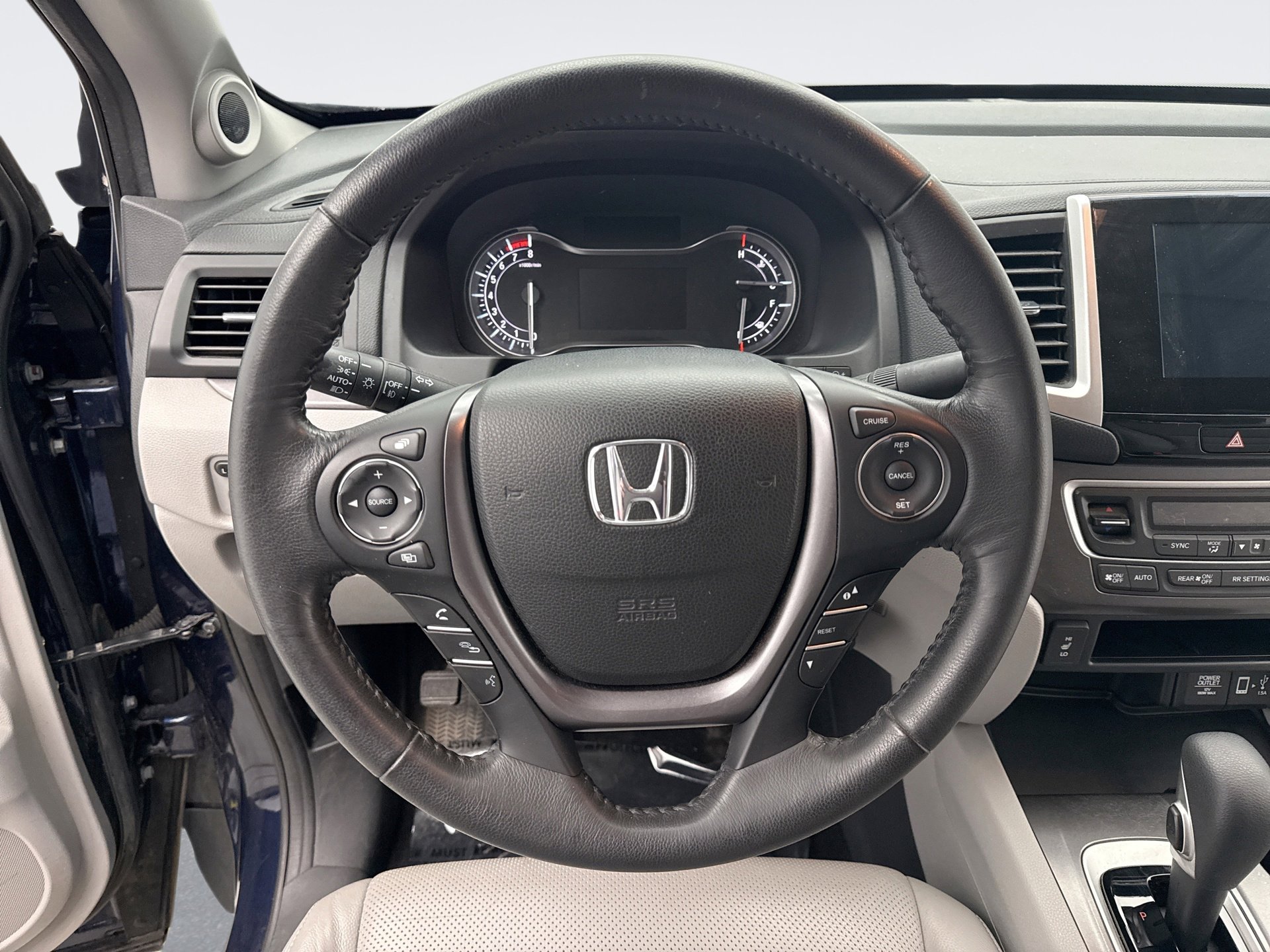 Used 2017 Honda Ridgeline RTL-T image 12