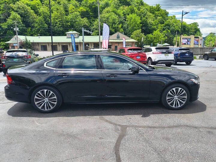 Used 2022 Volvo S90 B6 Momentum AWD/4WD image 7