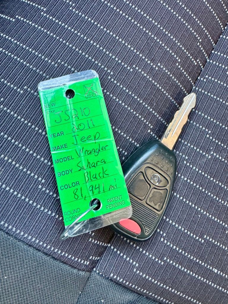 Used 2011 Jeep Wrangler Unlimited Sahara image 26